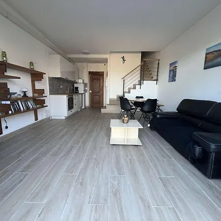 Duplex En Bord De A - 3 Pieces, Terrasse, Jardin, Clim, Wifi, Parking, A 20m! - Fr-1-650-16 * Borgo (Corsica)